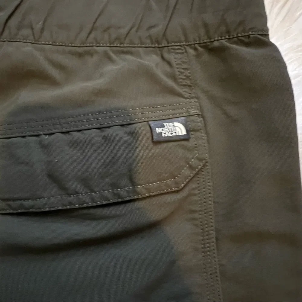 The North Face Cargo Shorts Men Size Small Olive Green Belted Hiking